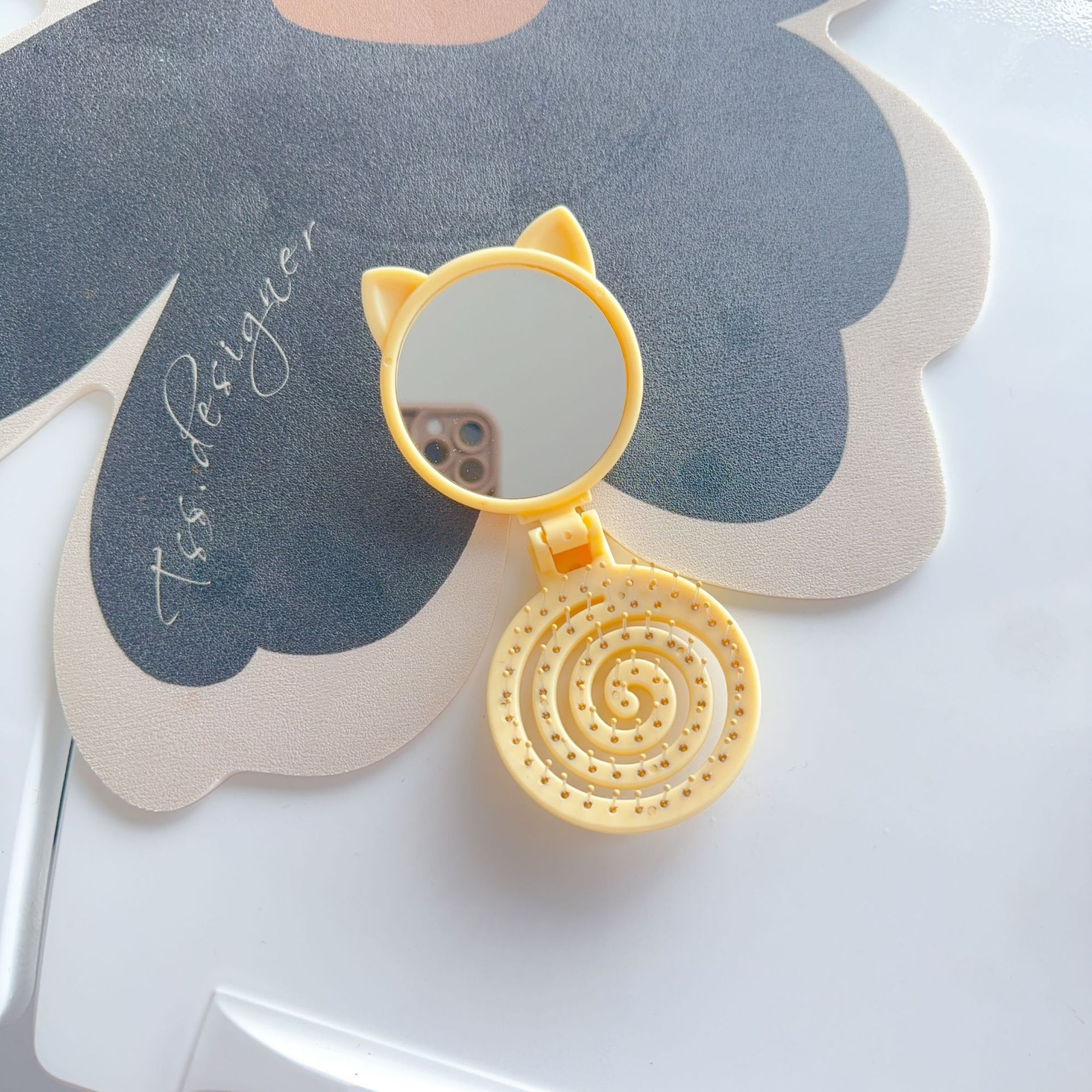 Cute small comb candy-colored air cushion comb exquisite and compact pull-out mirror comb integrated massage comb portable mirror comb - 画像 (6)